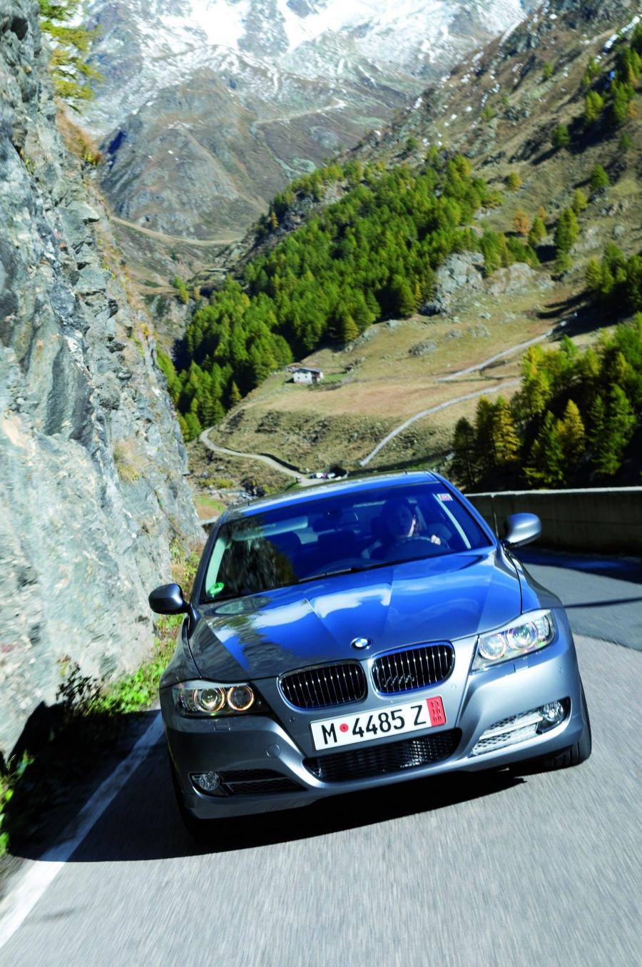  BMW 3-Series 2009 года  (фото 14 из 116)